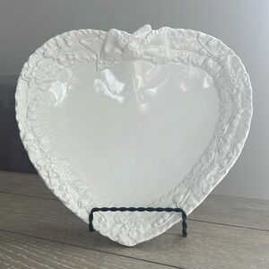Heart plate with bow